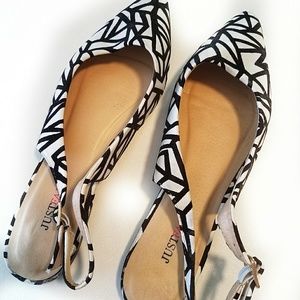 JustFab black and white shoes