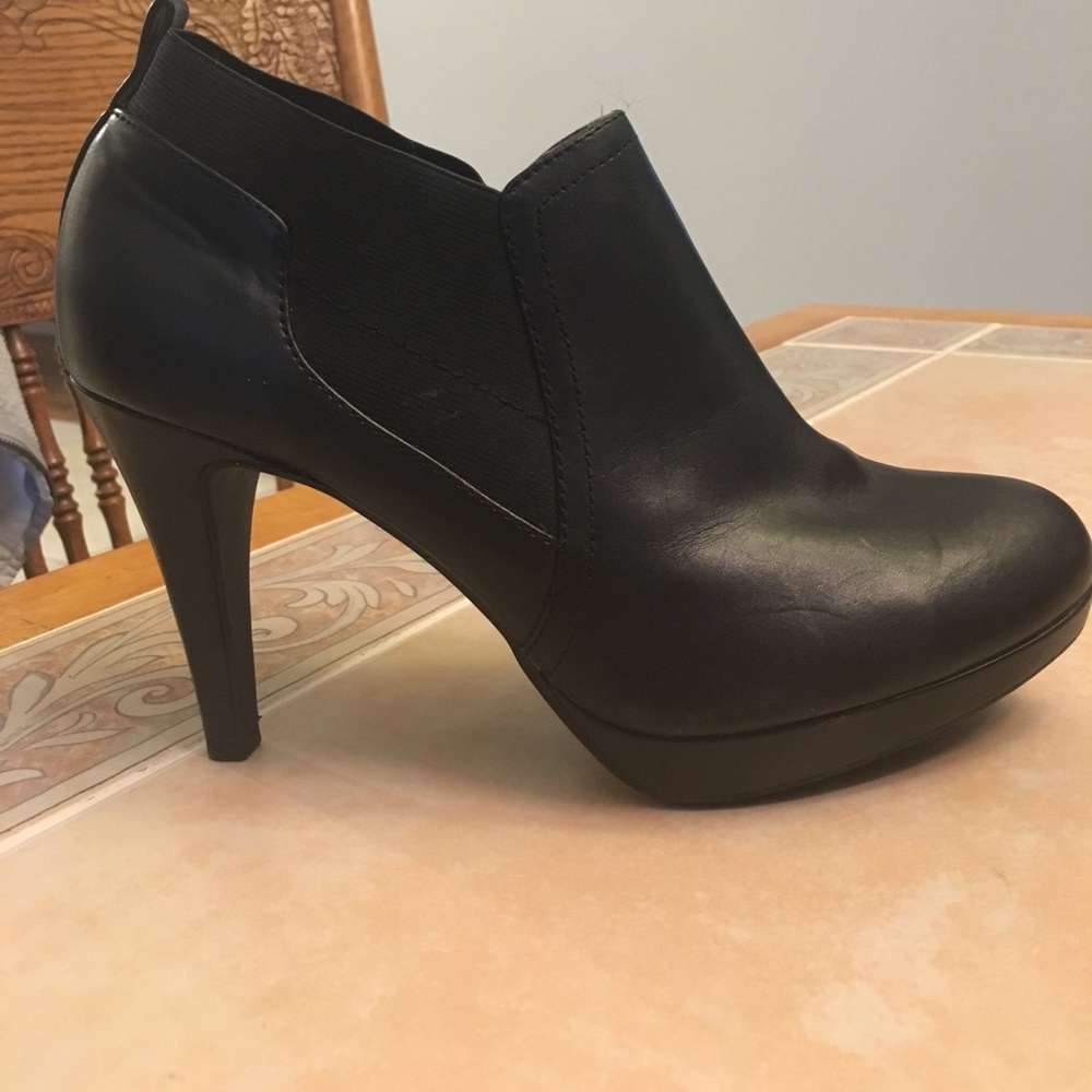 Size 8 Adrienne Vittadini shoes