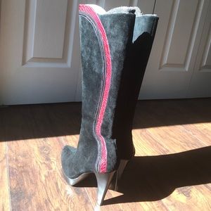 New Carlos Santana Suede Heel Boots/ No Trades