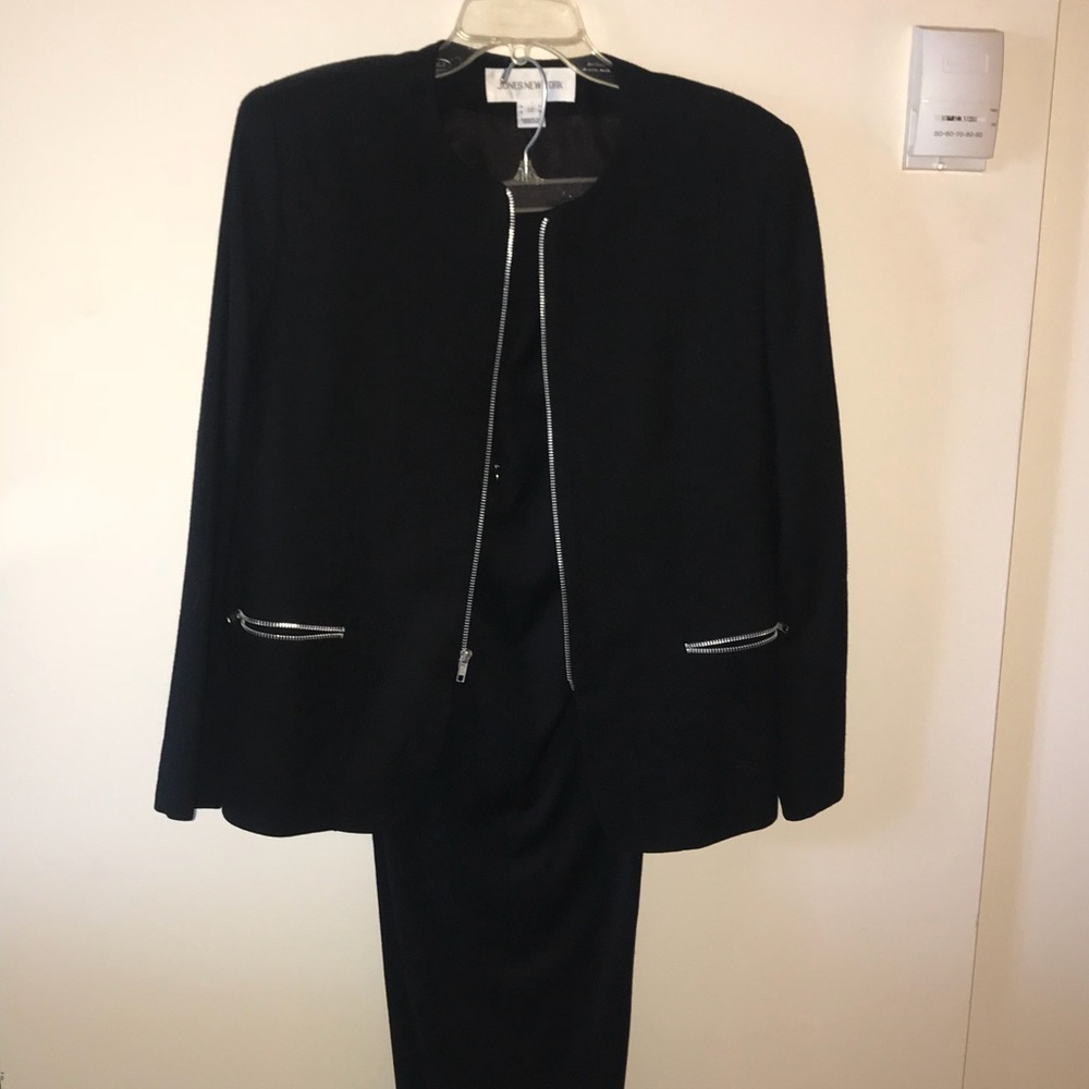 Jones New York jacket pant suit