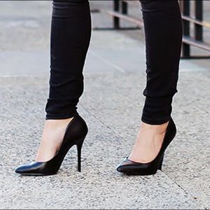 Steve Madden Galleryy Black Pump
