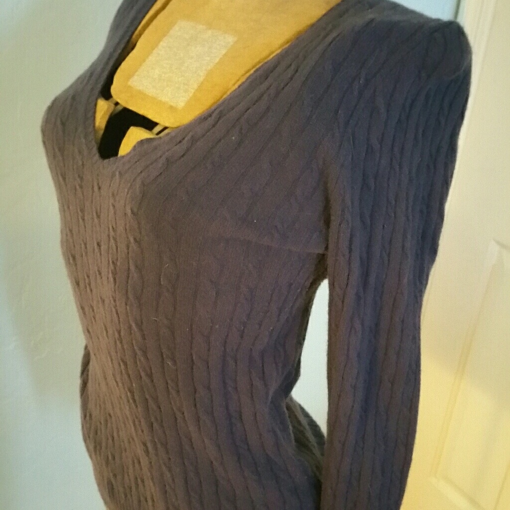 V neck sweater