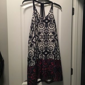 PRICE DROP!! PATTERNED DRESS!! FUN BACK DESIGN 👗