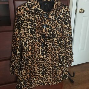 Leopard pattern coat