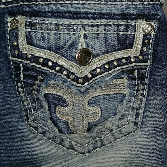 SOLD Rock Revival skinny jeans! - Picture 3 of 4