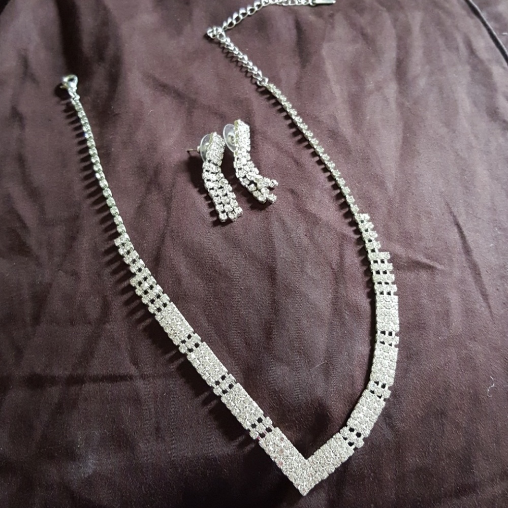 Rhinestone necklace and earrings set