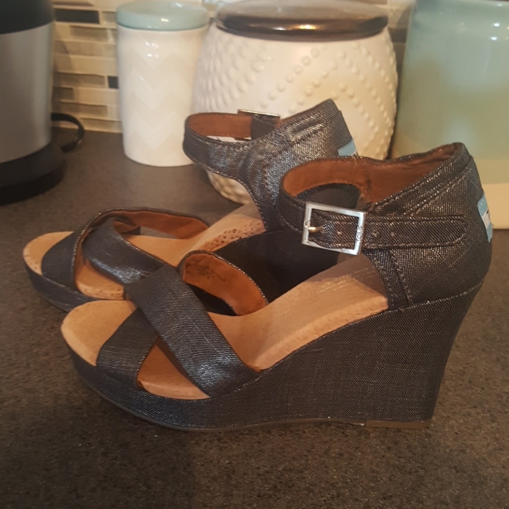 Toms shiny chambray wedges