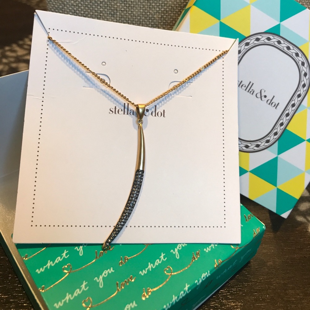 Stella & Dot New Moon Necklace