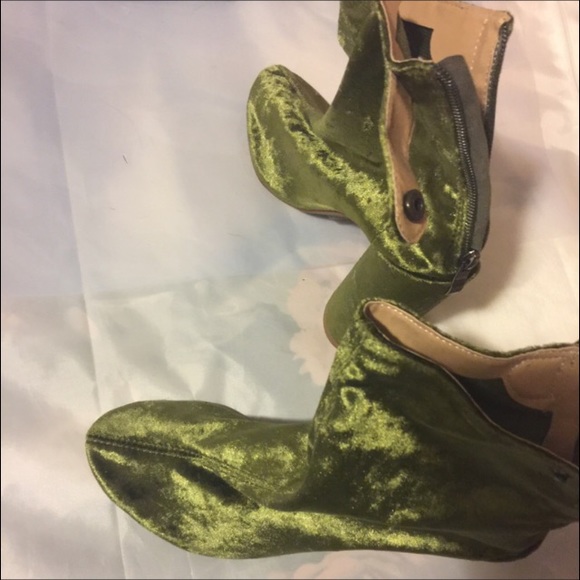 👀Green Crushed Velvet Sock Boot👀 - Picture 4 of 7