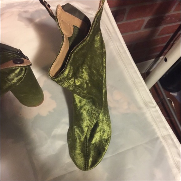 👀Green Crushed Velvet Sock Boot👀 - Picture 5 of 7