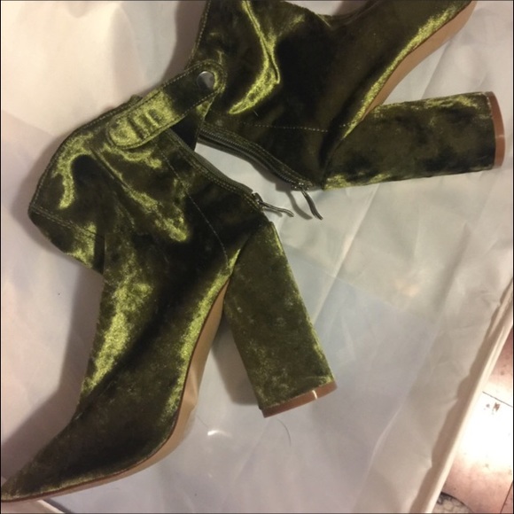 👀Green Crushed Velvet Sock Boot👀 - Picture 7 of 7