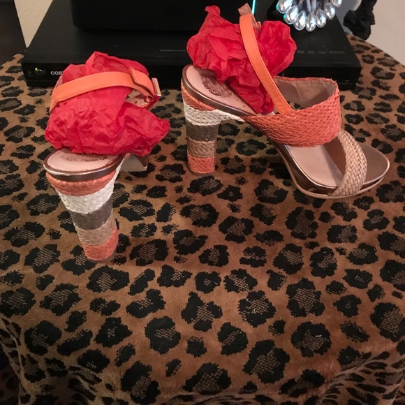 Sandals - Picture 3 of 4