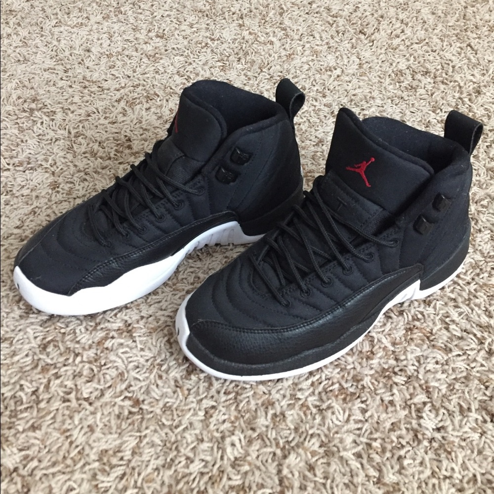 Jordan retro 12 size 5.5Y (7-7.5 women)
