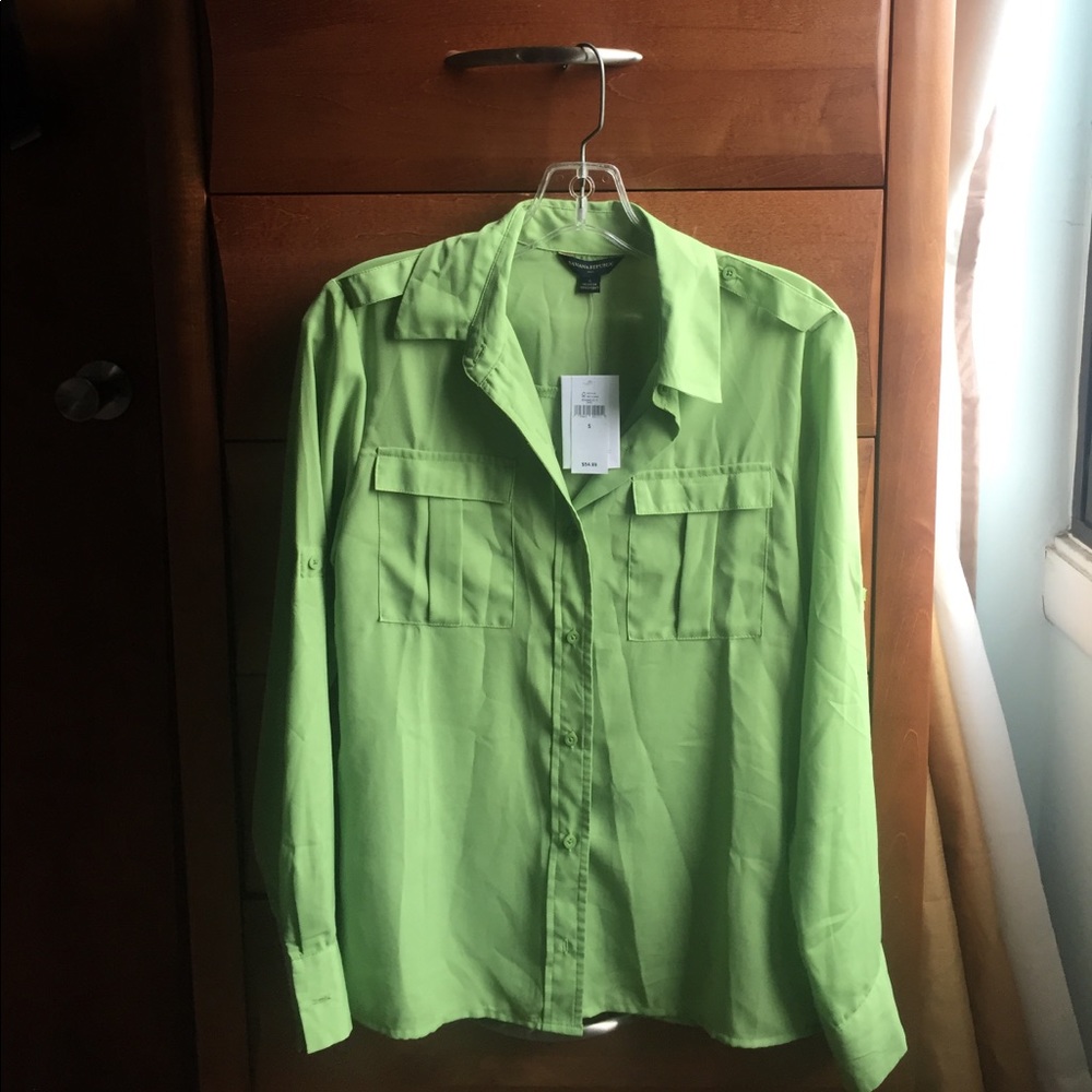 New Banana Republic green blouse S