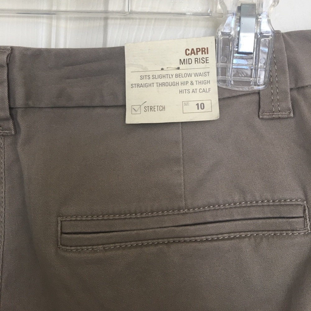 Mid Rise Capri - Picture 2 of 5