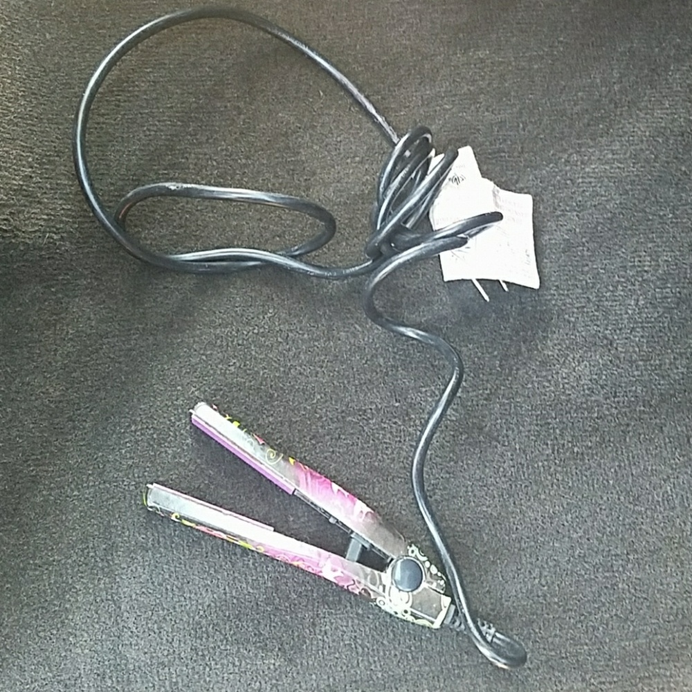 Mini straightener for on the go