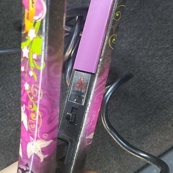 Mini straightener for on the go - Picture 3 of 4