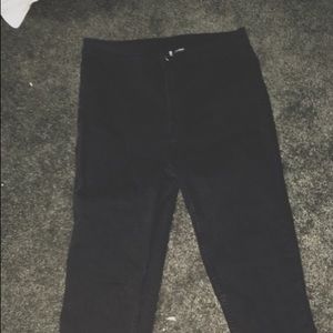 Black highwaisted jeans