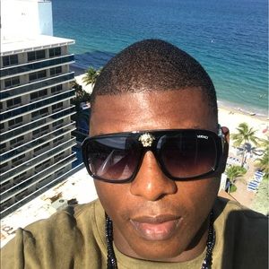 Meet your Posher, Ernest