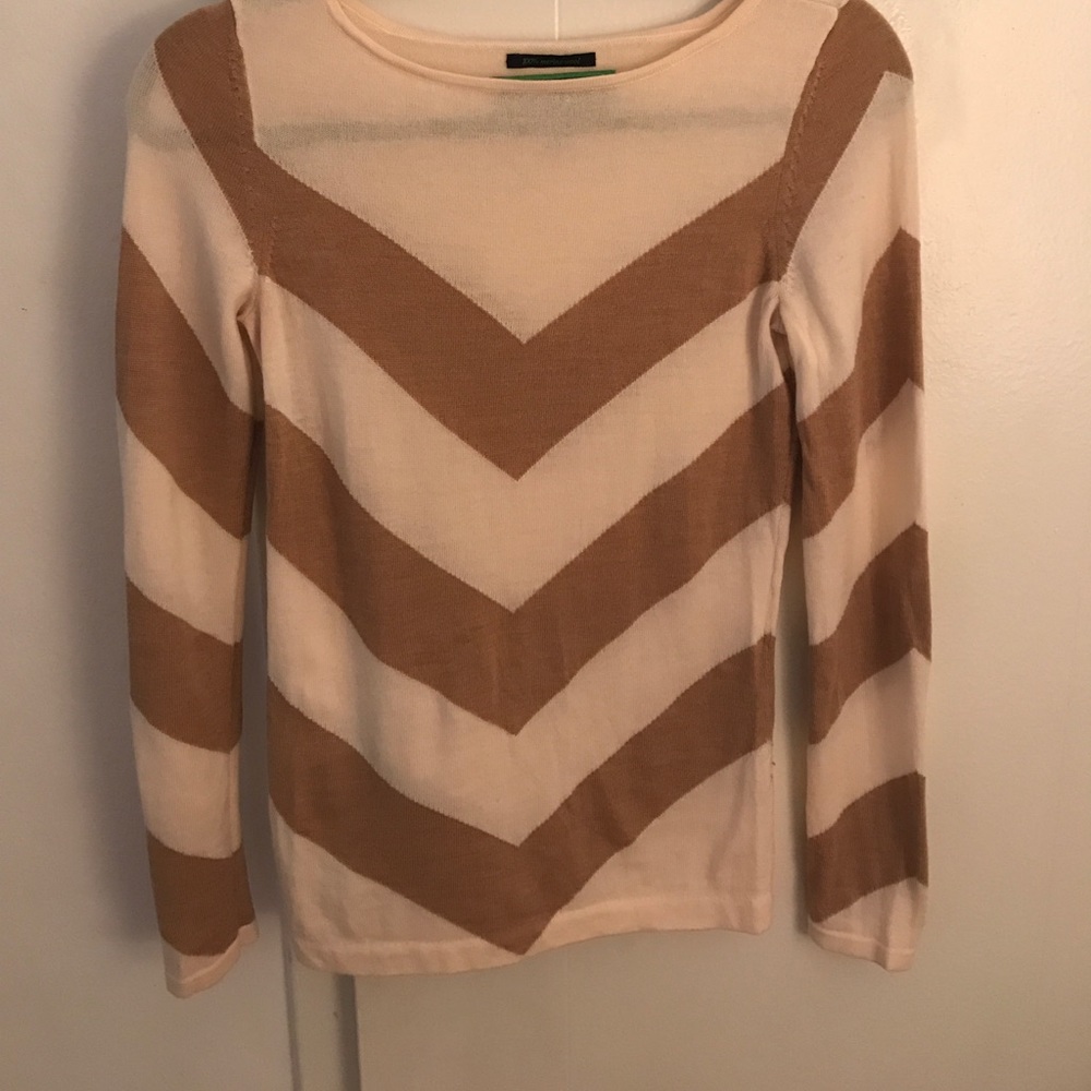 Beige and white cardigan