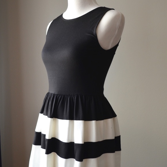 DONATED | Striped fit & flare dress - Picture 4 of 4