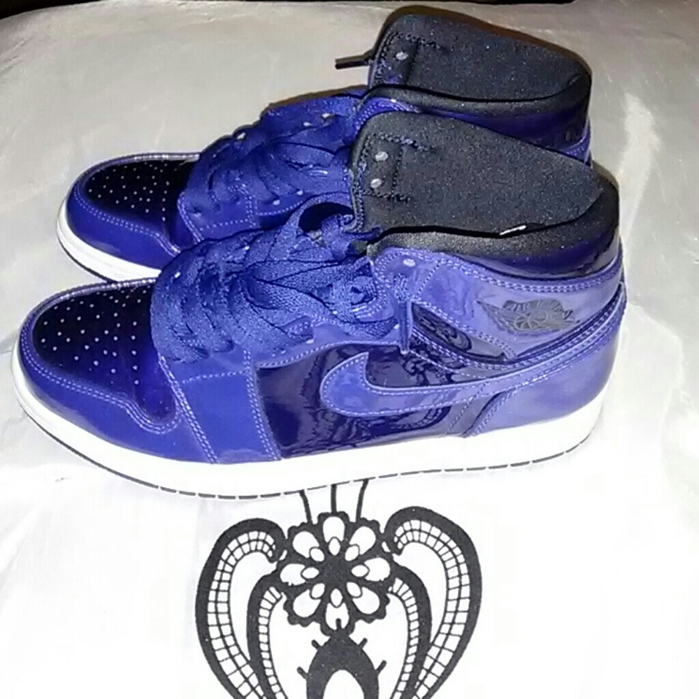 Air Jordan RETRO 1 HIGH SNEAKER