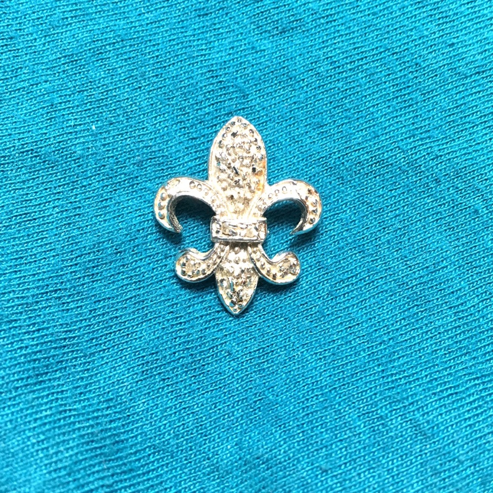 ✨.925 Sterling Silver fleur de lis pendant💎