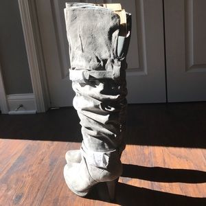 New Two Lips Over the Knee Heel Boots/No Trades