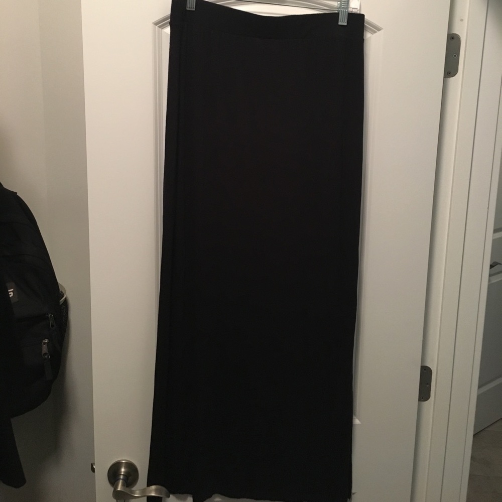 🖤🍁Maxi skirt with side-calf slit