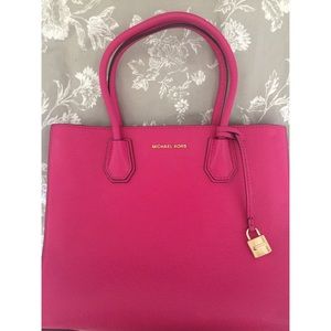 Michael Kors Large Mercer Leather Tote