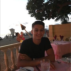 Meet your Posher, Zach