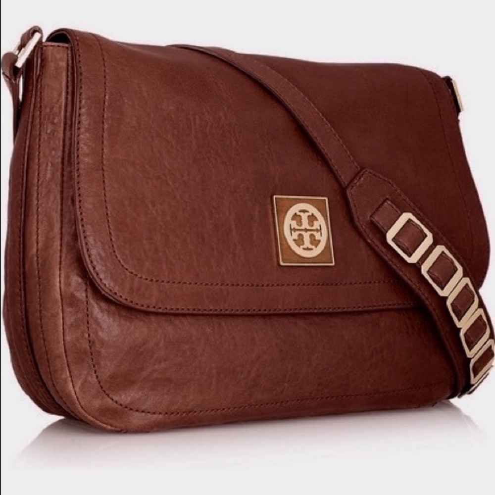 Tory Burch Louisa Messenger Bag.