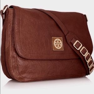 Tory Burch Louisa Messenger Bag.