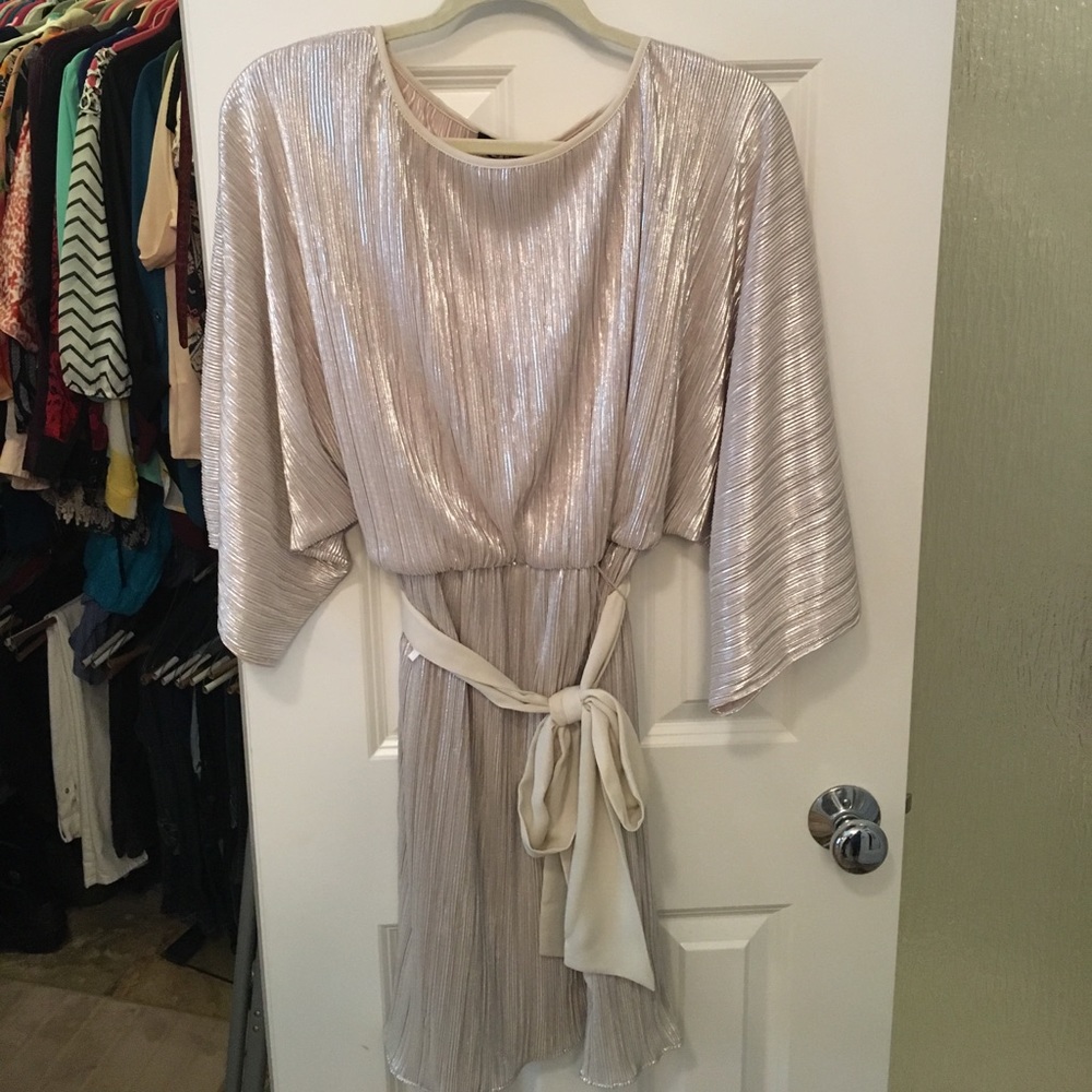 In Studio gold dress