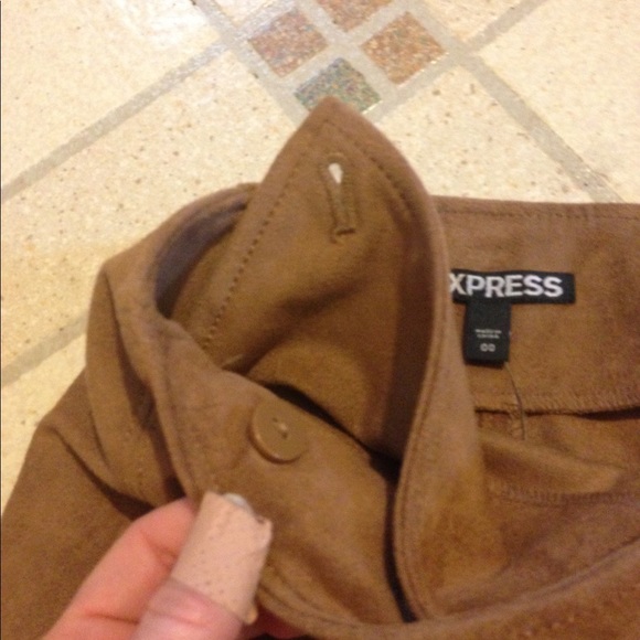 Gorgeous suede like material skirt from express - Picture 4 of 5