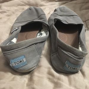 Toms