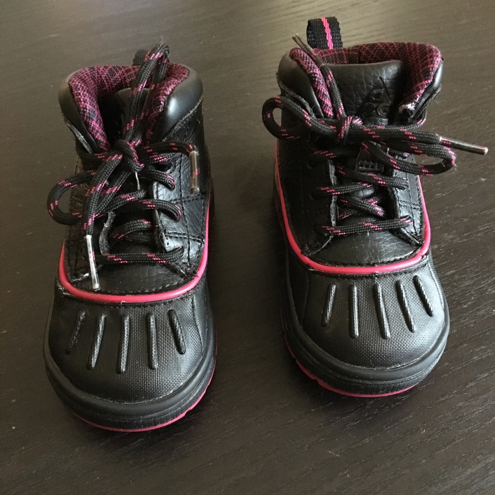 Nike ACG Toddler size 5c