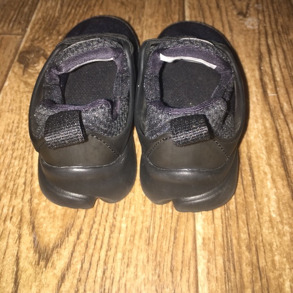 Toddler Black Nike prestos - Picture 3 of 4