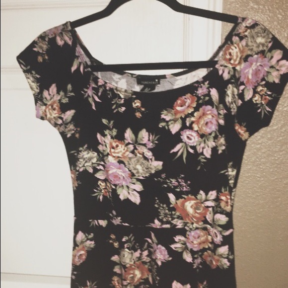 Dress - Picture 1 of 1