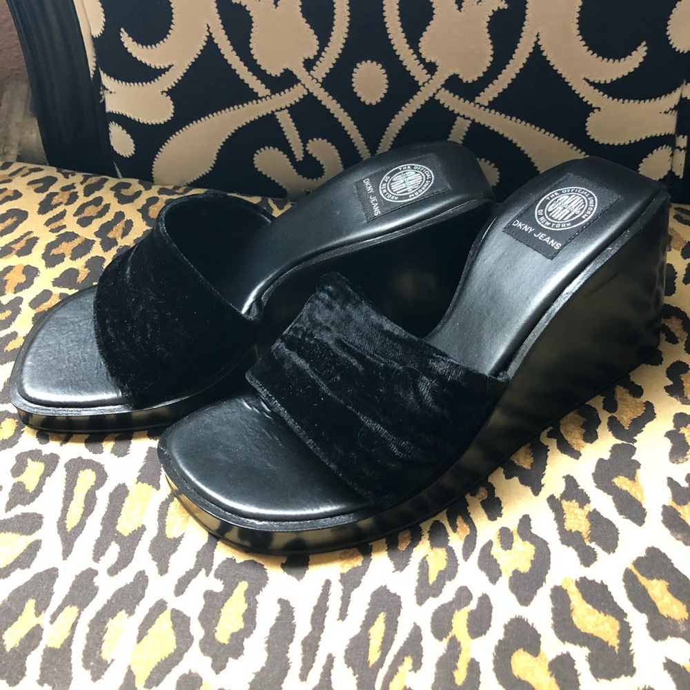 Vintage DKNY jeans velvet sandals size 7.5