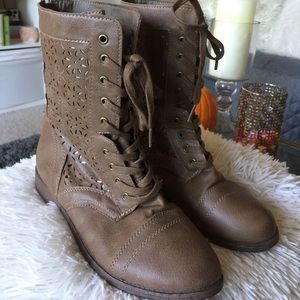 Size 9 brown boots