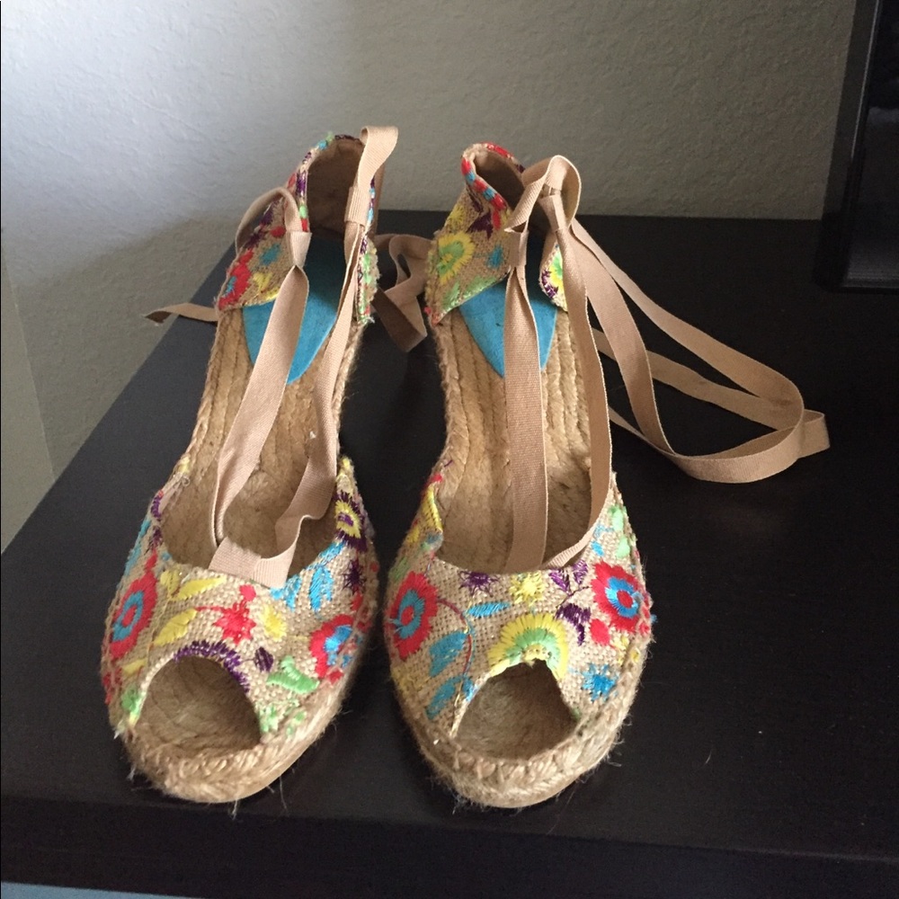 Gorgeous Floral Espadrilles