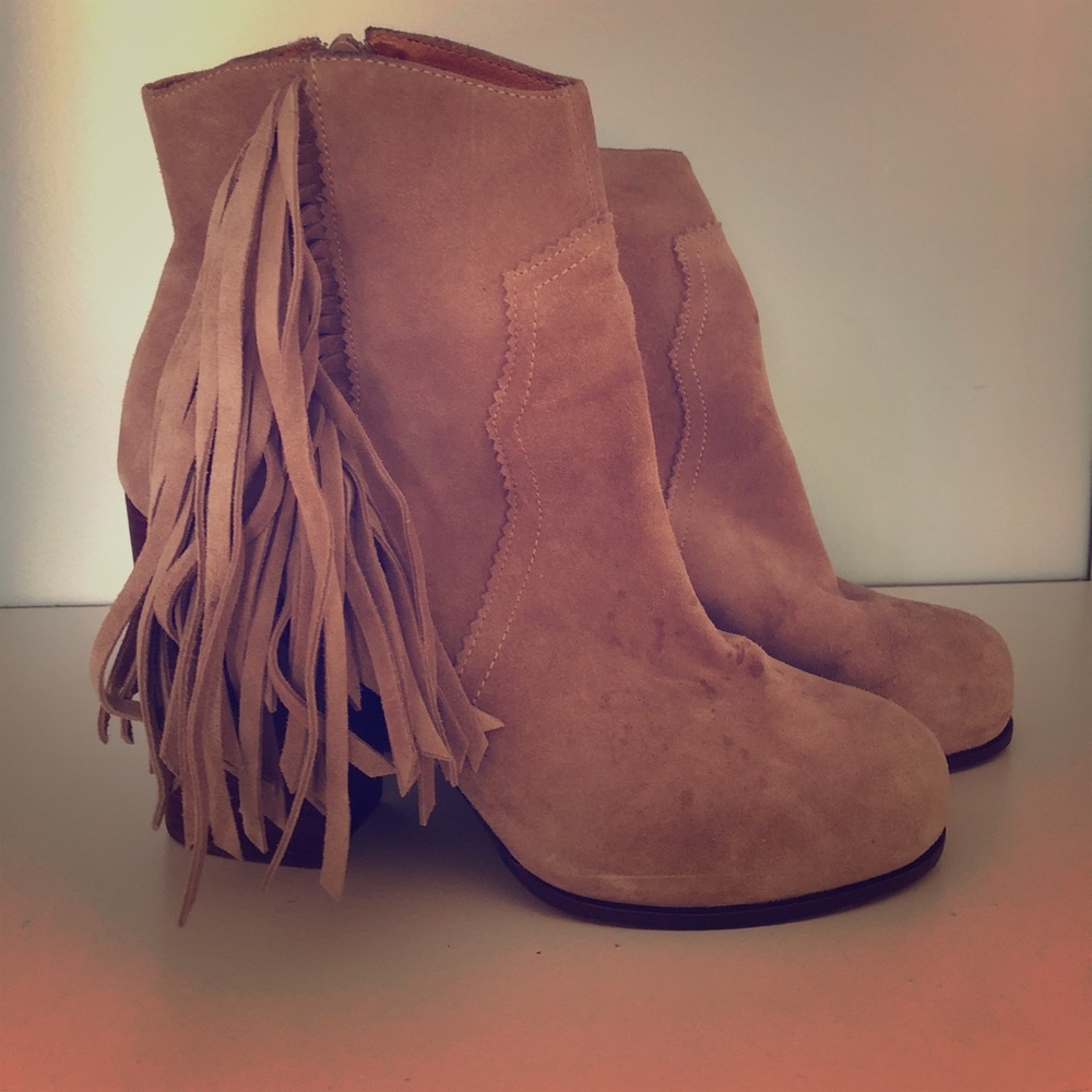 GORGEOUS Jeffrey Campbell tassel boots