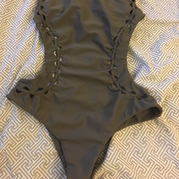 Mikoh mahina one piece - Picture 3 of 5