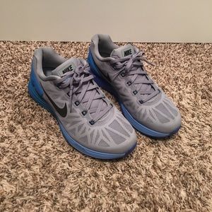 PRICE DROP! NIKE RUNNING SHOES BASICALLY NEW 💙👟