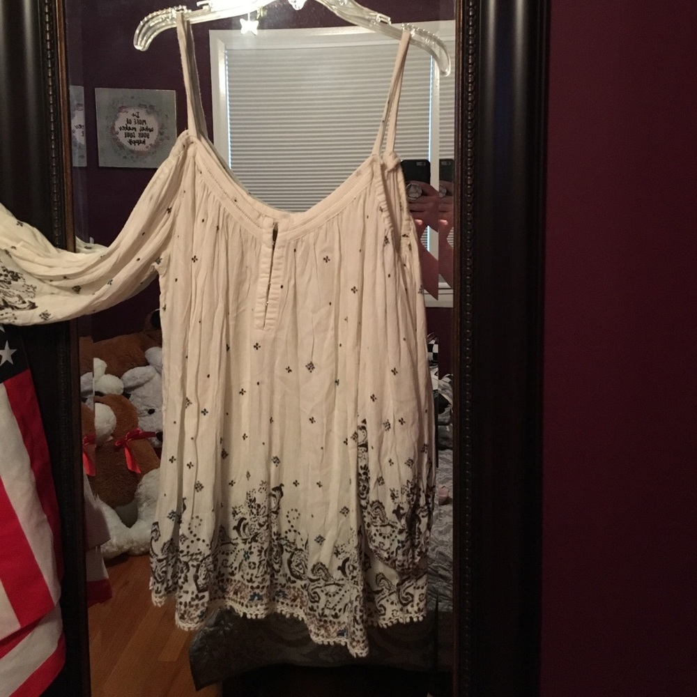 Cold shoulder top