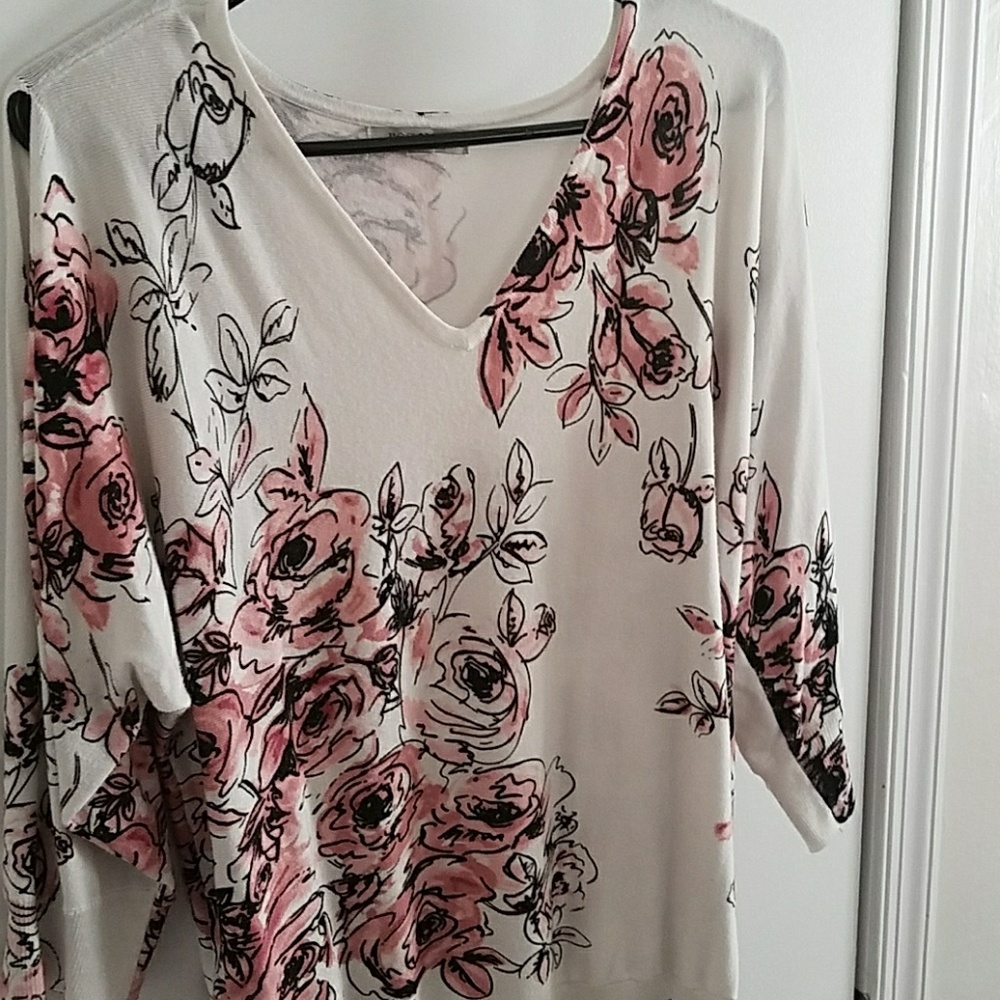 Beautiful 3/4 sleeve knit sweater blouse
