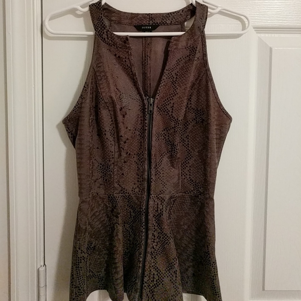 Peplum snake print guess top