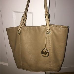 Light Tan Michael Kors Tote ✨