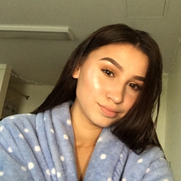 Meet your Posher, Alana - Picture 1 of 1